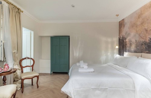 Rione VII Regola Apartment | View of Campo de Fiori