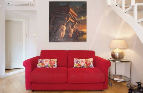 Rione V Ponte Apartment | Renoir, small loft on Giulia street