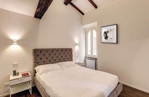 Rione V Ponte Apartment | Luxury suite Giulia, Stunningly refined apartment in the centre of Rome!