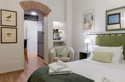 Roman Ghetto Apartment | Piazza dei Satiri Studio | Perfect location in Campo de' Fiori