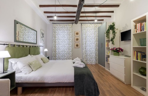 Roman Ghetto Apartment | Piazza dei Satiri Studio | Perfect location in Campo de' Fiori