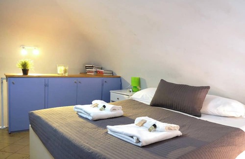 Rione V Ponte Apartment | Miró, small loft on Giulia street