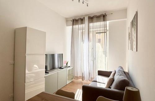 Historic Center Apartment | Irnerio Prestige Suite in the Center by Synergy