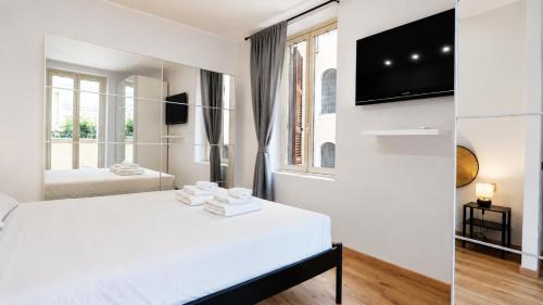 Rione III Colonna Apartment | Elegantis Campo Marzio Penthouse With Terrace - Elegance near Spanish Steps Trevi and Pantheon