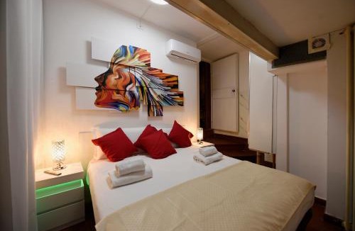 Historic Center Apartment | 6 Tourist House Bologna Oche- Self Check in