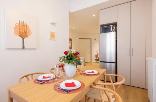 Universita Apartment | Stylish 2BR 2BA Newly Renovated Apartment-LorenzoILMagnifico
