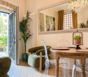 Citta Antica Apartment | La Dolce Vita Boutique Apartment Elegant Terrace Ponte Pietra