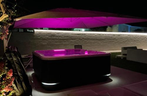 Zona XXX Castel Fusano Villa | Villa Karina - Luxury Suite, Jacuzzi Pool & Garden Ostia Rome