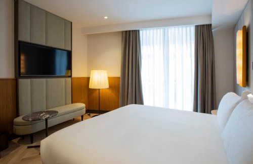 Rione III Colonna Hotel | Circle6 Rome
