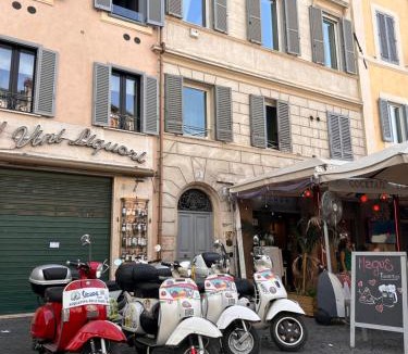 Rione VII Regola Apartment | Campo De Fiori Home