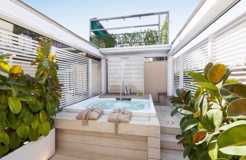 Rome City Centre Apartment | Amazing Piazza Venezia with Jacuzzi and terrace