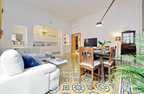 Repubblica Apartment | TreasureRome Opera & Trevi Grand Suite 3BR