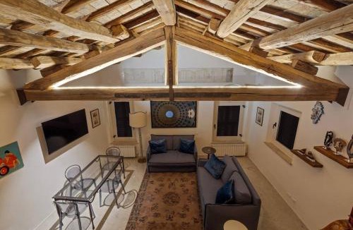 Rome City Centre Apartment | Casa Adriana, a Burghesius home