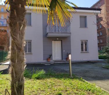 Borgo Panigale Apartment | Grigio Perla Panigale, villetta esclusiva con giardino, 3 camere, parcheggio privato fino 3 posti auto - Un oasi di tranquillità - Vicina all'Aeroporto, Unipol Arena e Fiera