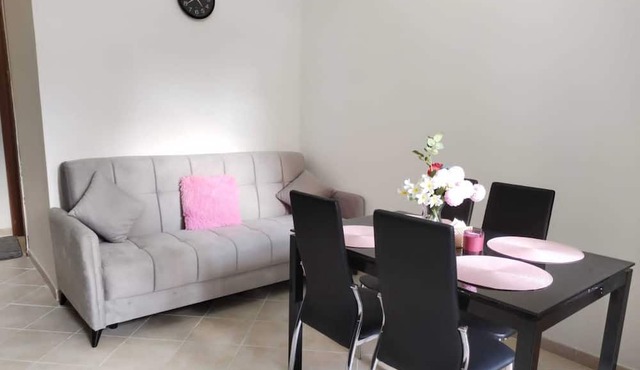 Appartment for small family with king bed, in Rome city, near metro station