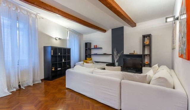 GuestHost - Central Ferrara Apartment! x7