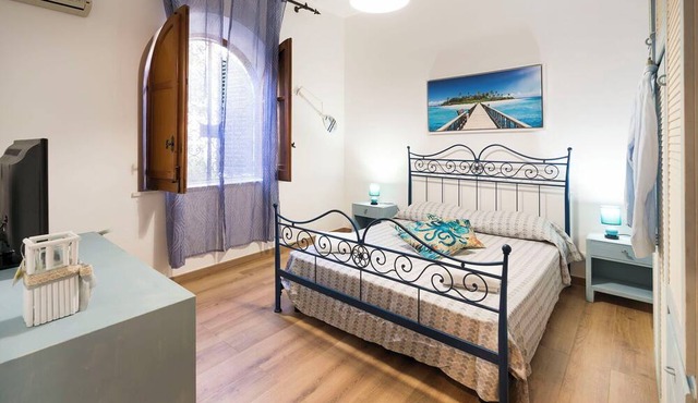 Waterfront apartment with beach access