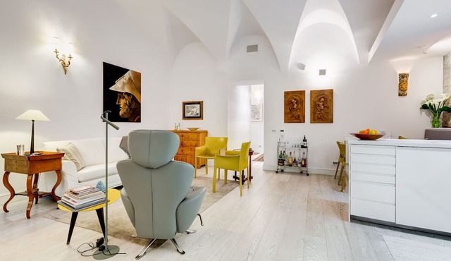 Stunning Apartment With Private Garden