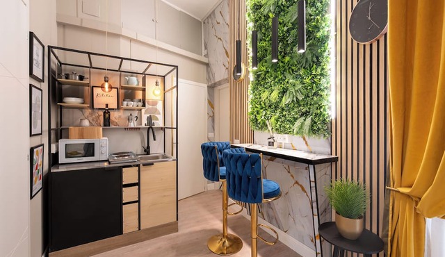 Luxury Stay in the Heart of Rome, Walking Distance from the Colosseum