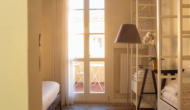 Luxury apartment in an 18th century building, very central but quiet