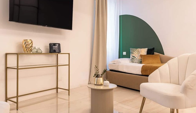 The Heritage – Sleeps 4, Between Spanish Steps & Trevi, Rinascente View