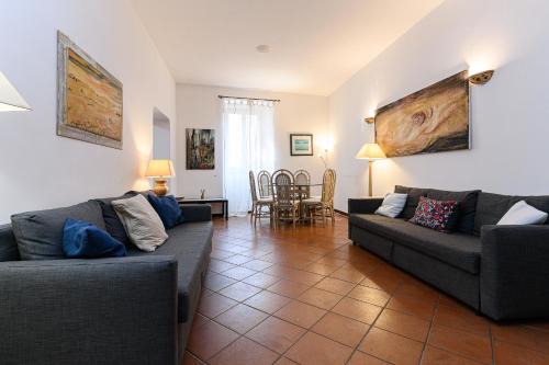 Colosseum Apartment with Terrace by NDP rent