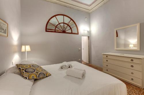 Academy House by Mamo Florence