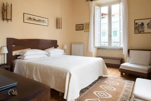 Palm Gallery Hotel